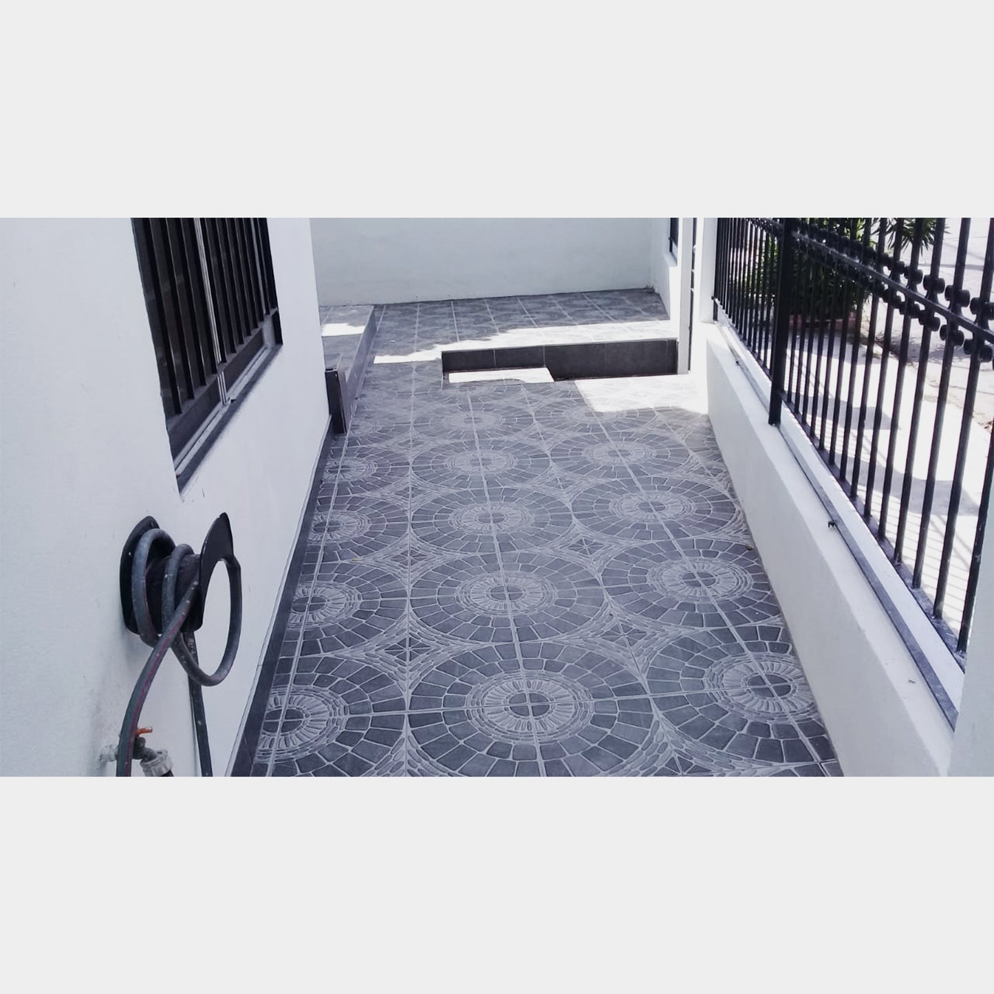 Tamuin Gris 13 x 13 Ceramic Tile